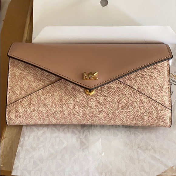 Michael Kors Logo Wallet - Picture 3 of 8